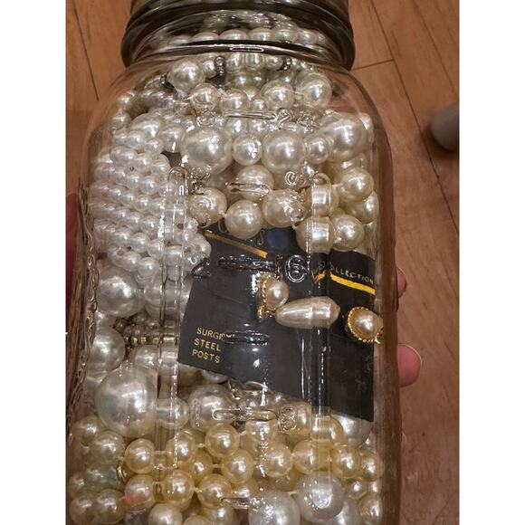 Mystery Jewelry Jar Large Jar Classic Pearls Victorian Castlecore 30 Pieces - Picture 8 of 10